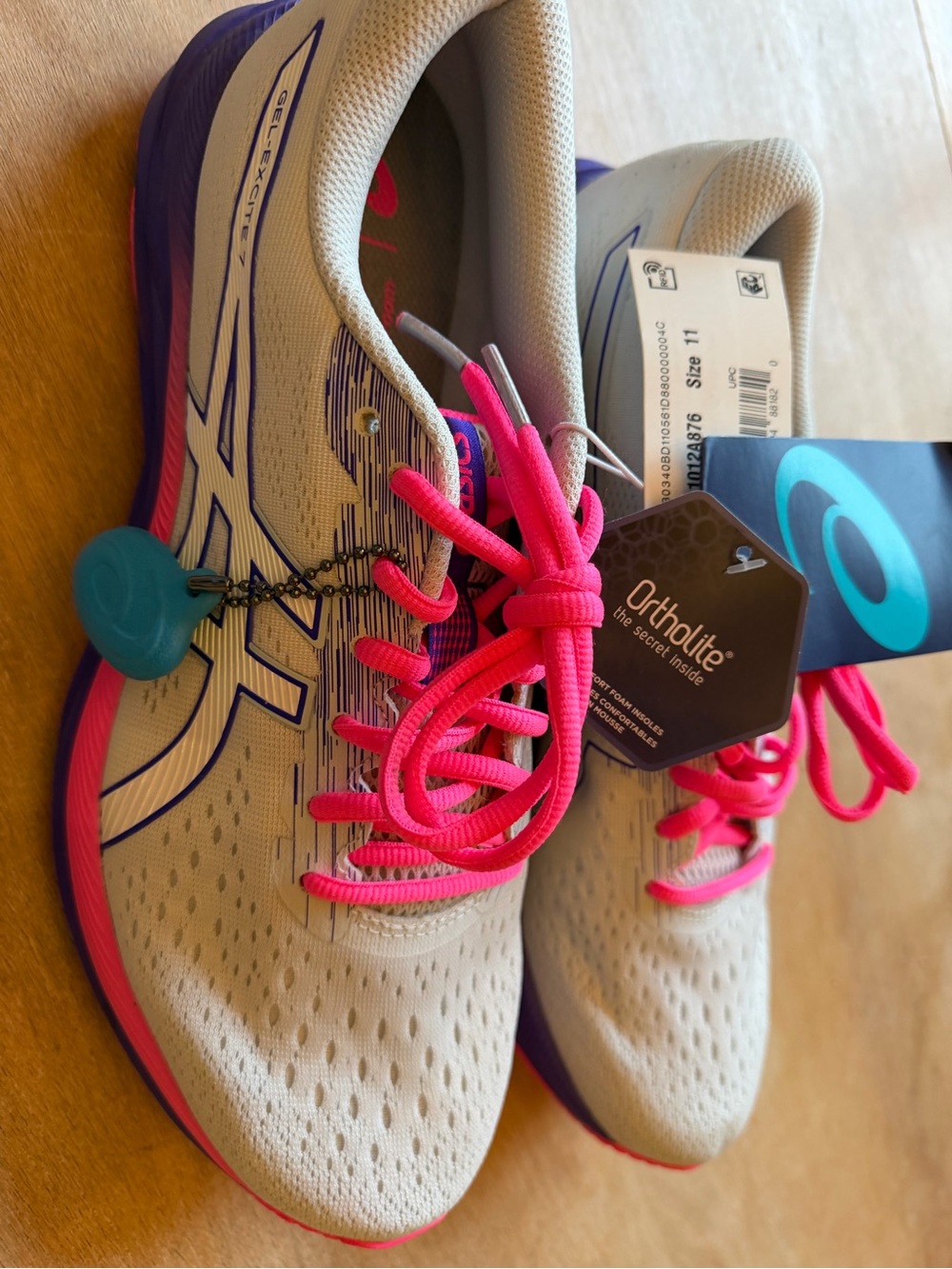 ASICS Women's Running Shoes in Beige with Bright Pink Laces - Picture 2 of 3